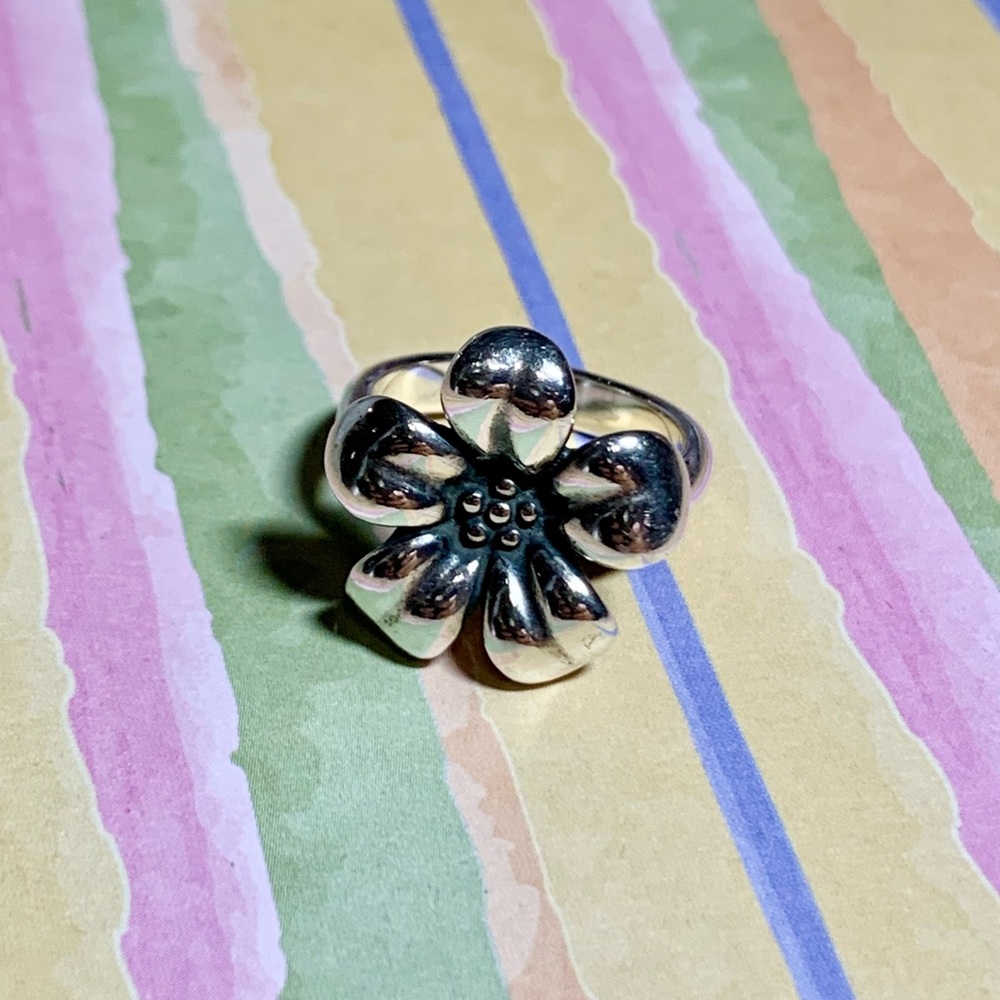 💝  Stunning RETIRED James Avery Sterling Silver Flower Ring  💝 - Picture 5 of 10